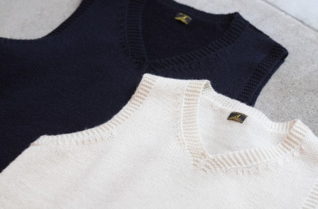 KNIT VEST