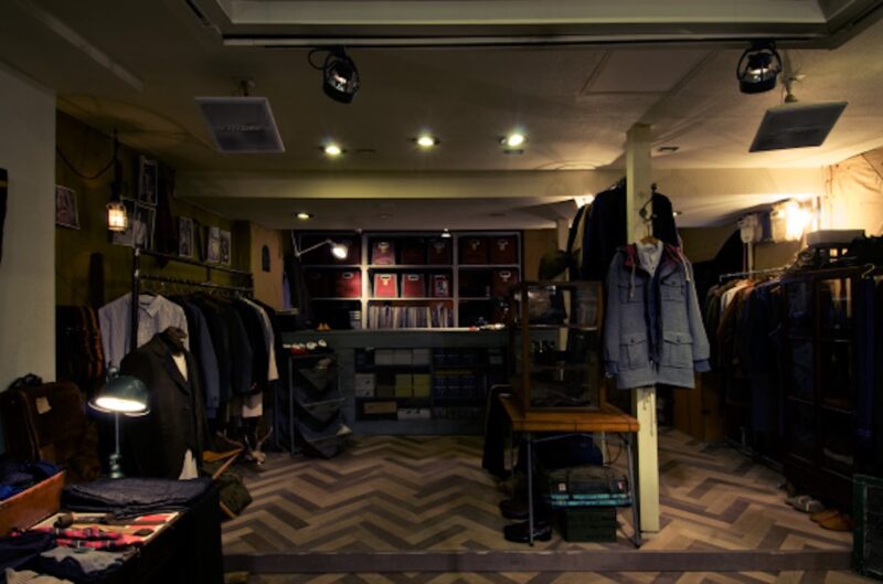 DOLMAN / ENGLISH MOLESKIN BLACK —約30年間変わらない一着